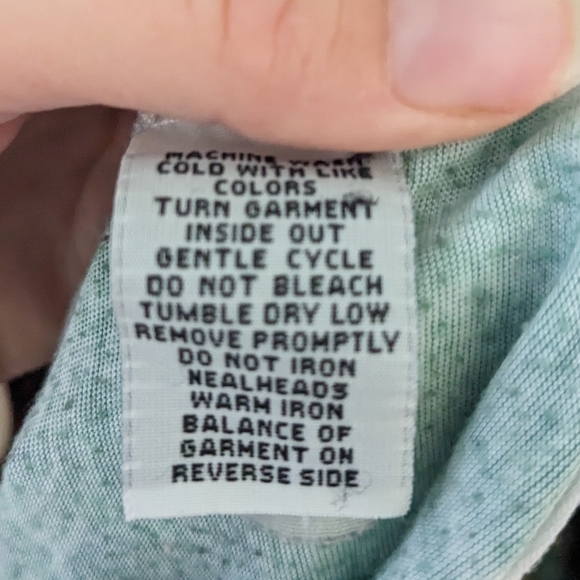 Donating Soon! Belle Du Jour Watercolor and Paisley Print Tee Size Small Vintage - Picture 6 of 7